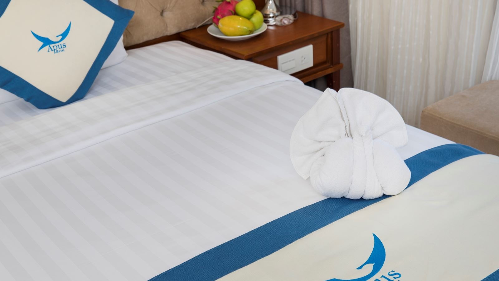 rooms-deluxe-city-view