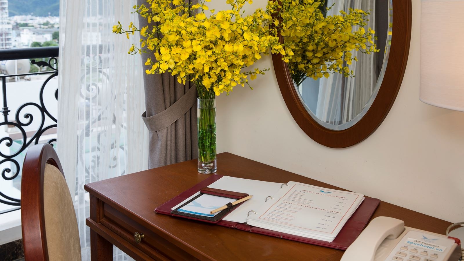 rooms-senior-city-view-with-balcony