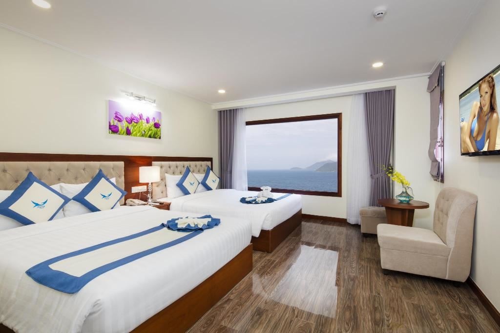 rooms-family-seaview