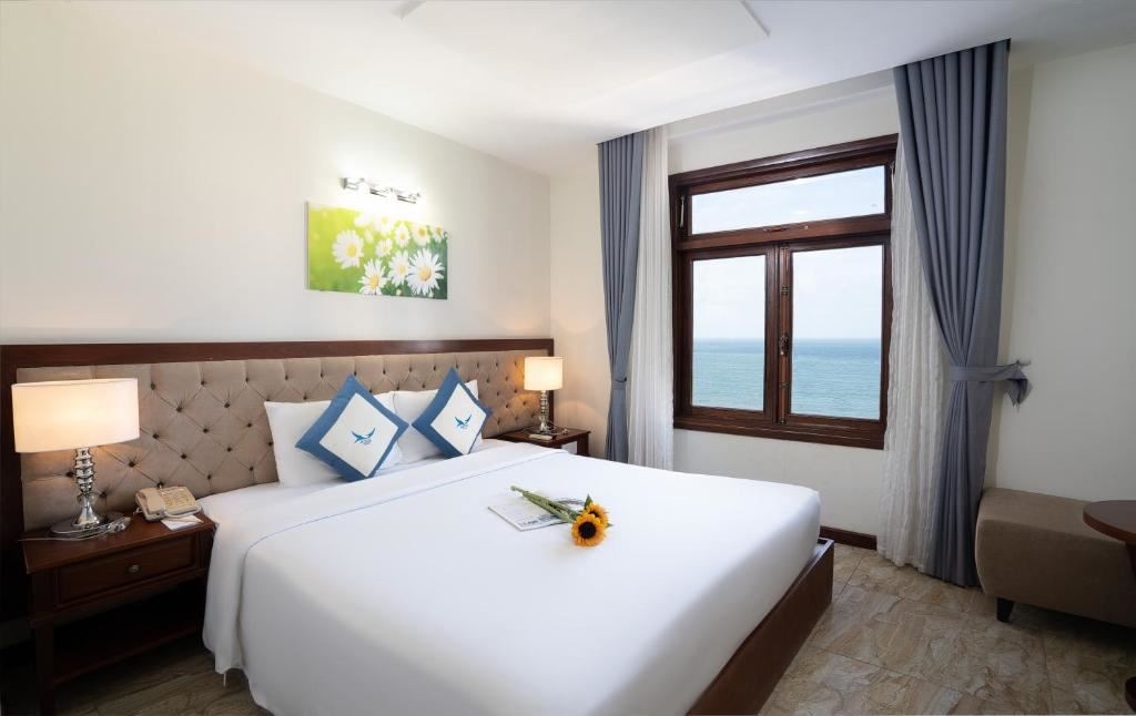 rooms-deluxe-sea-view