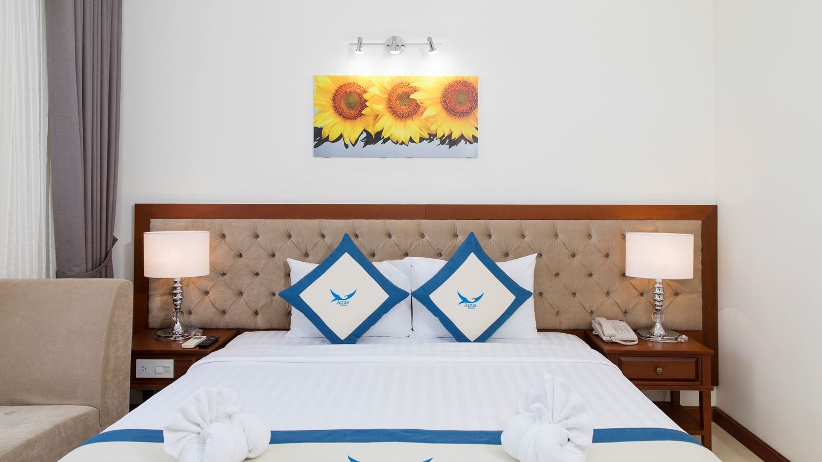 rooms-senior-sea-view-with-balcony-child-without-extra-bed