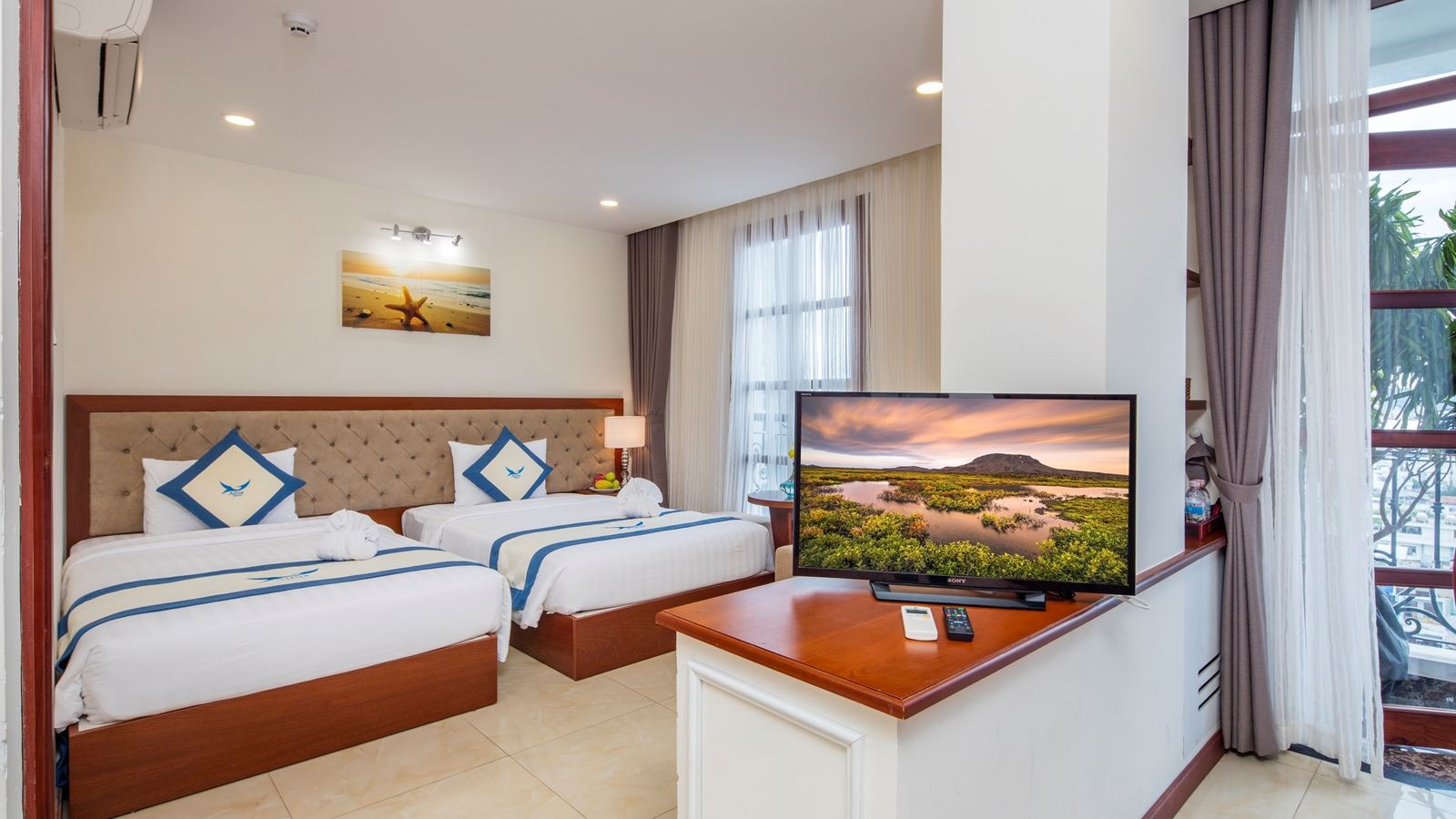 rooms-senior-sea-view-with-balcony-child-without-extra-bed