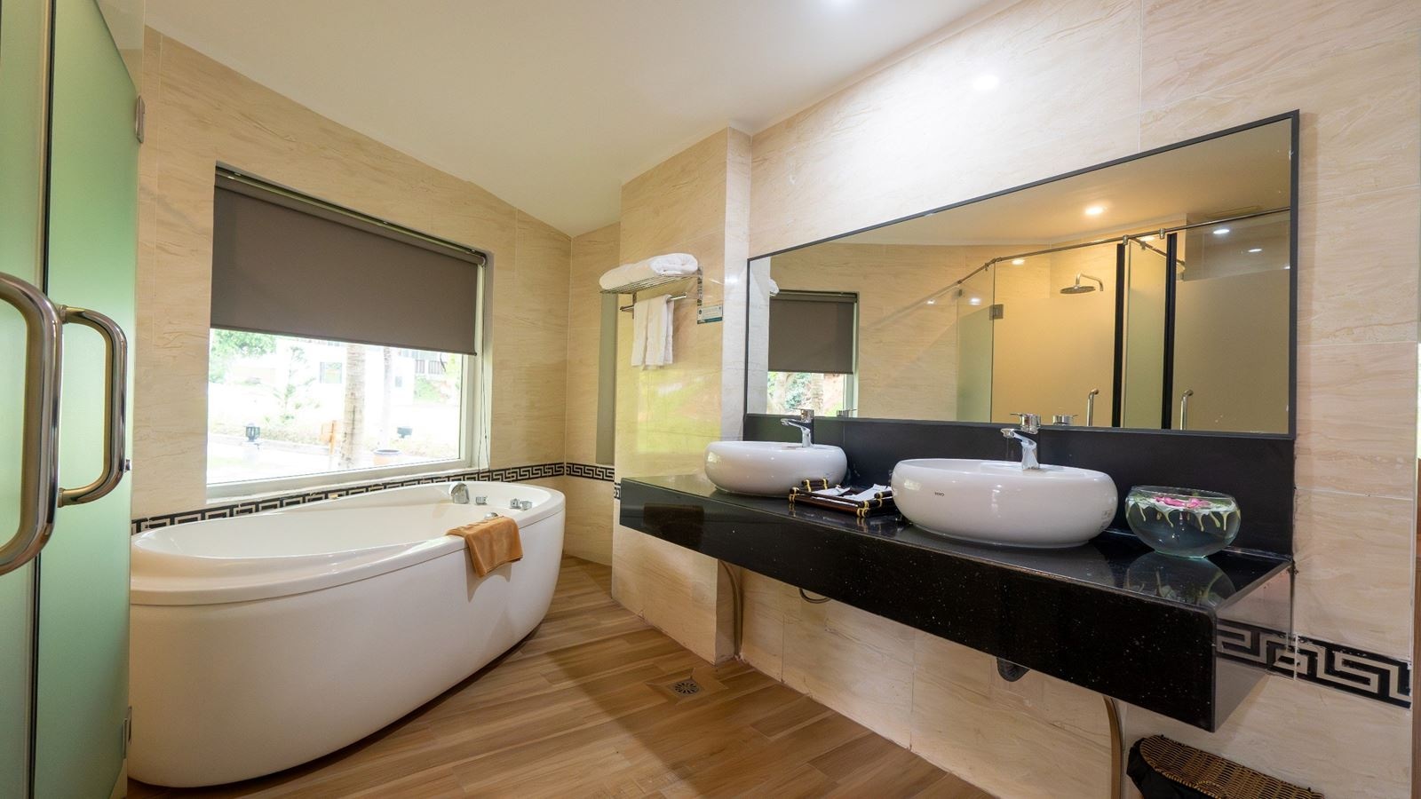 rooms-villa-garden-view