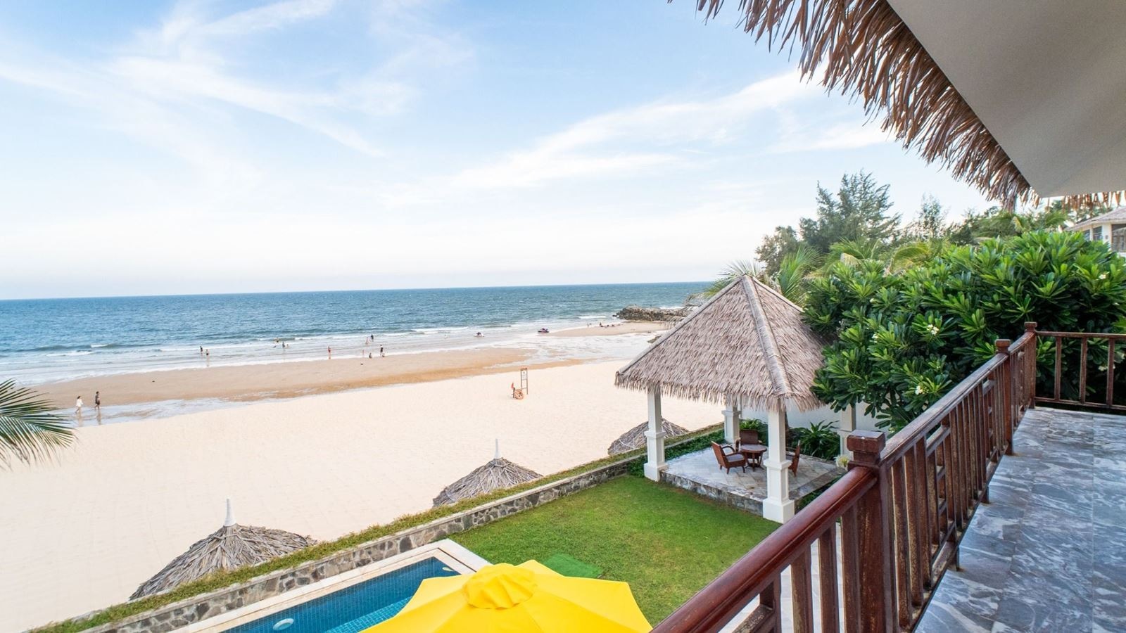 rooms-beach-front-pool-villa-child-without-extra-bed