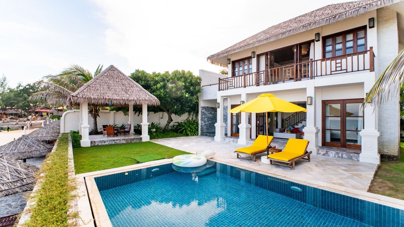 rooms-beach-front-pool-villa-child-without-extra-bed