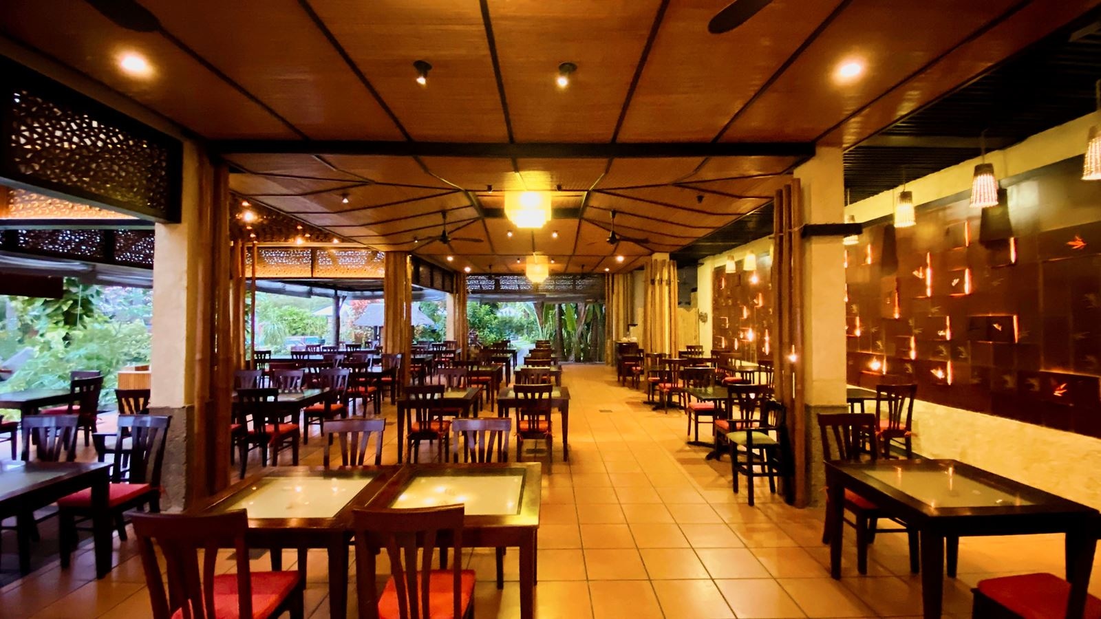 restaurants-strawy-restaurant