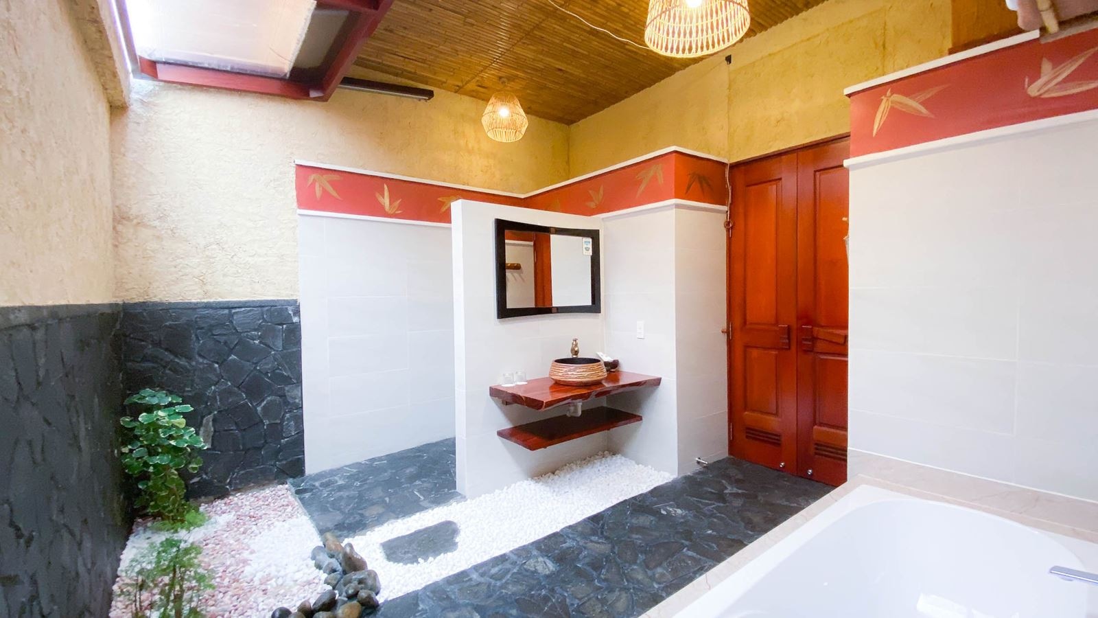 rooms-sea-breeze-bungalow-with-balcony