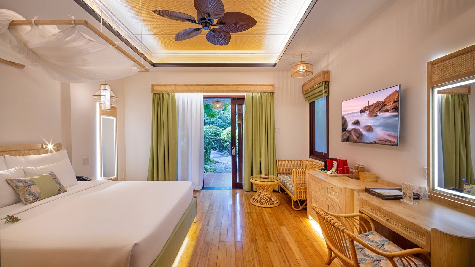 rooms-serene-oasic-bungalow-garden-view