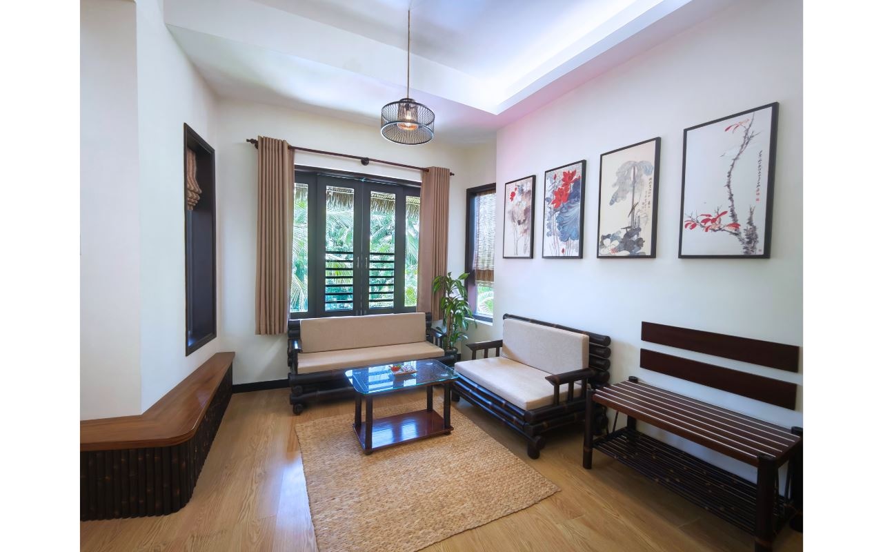 rooms-indochine-suite-garden-view-with-balcony