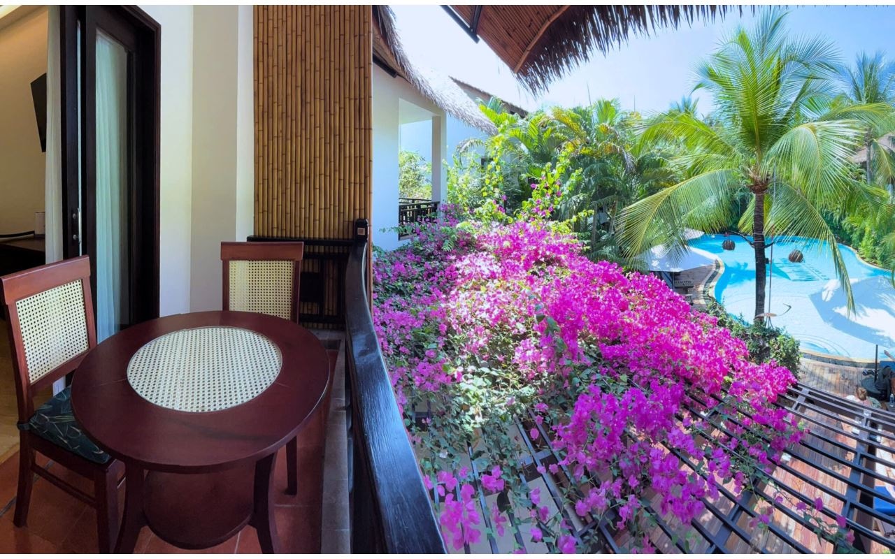 rooms-indochine-suite-garden-view-with-balcony-child-without-extra-bed