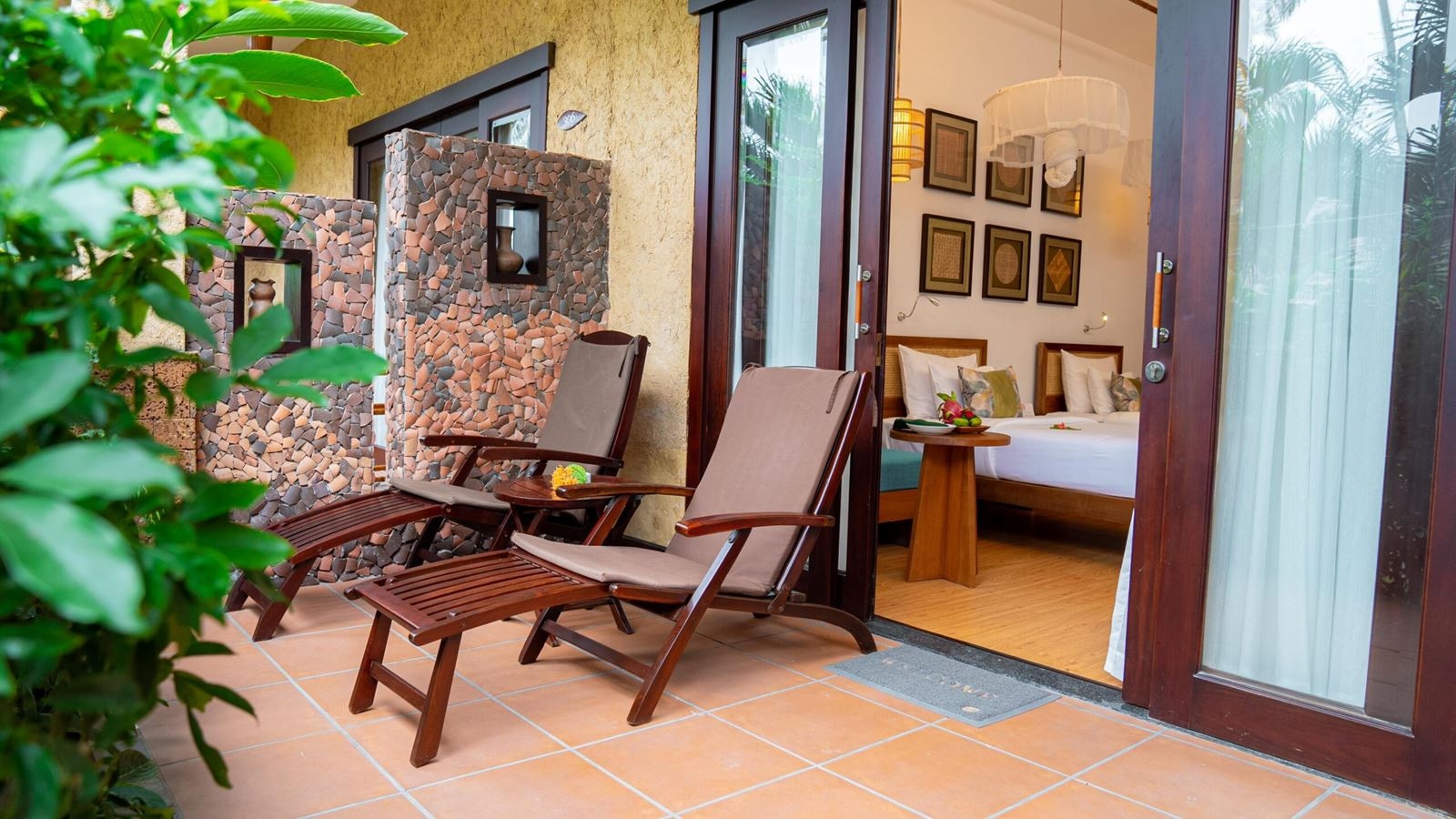 rooms-the-cozy-garden-view