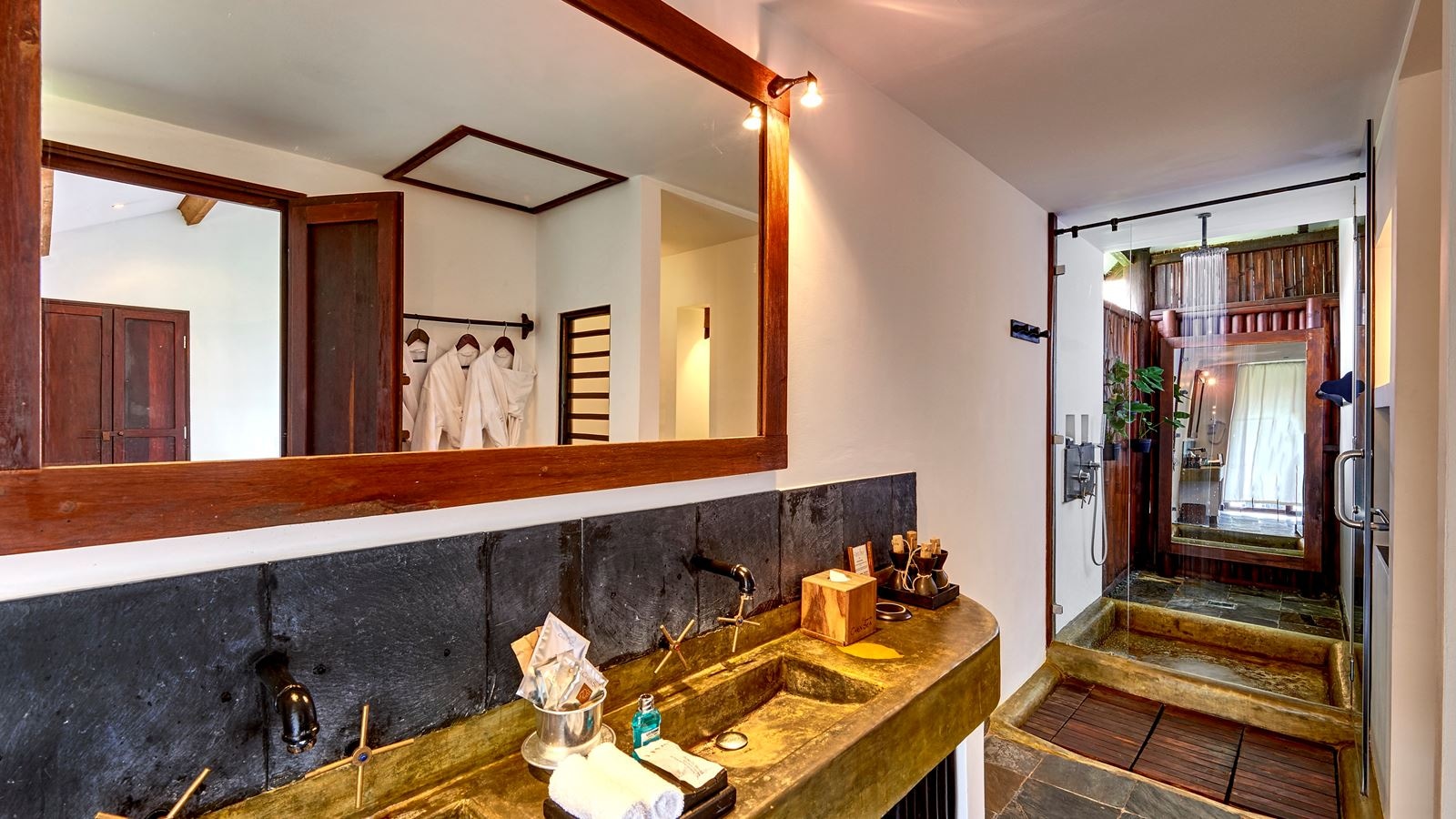 rooms-beach-front-villa