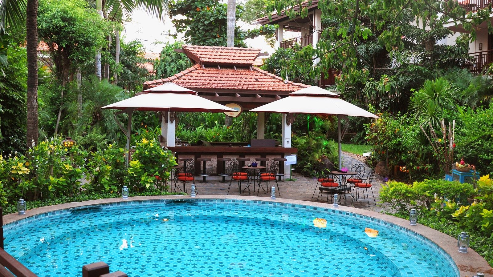 restaurants-lagoon-bar