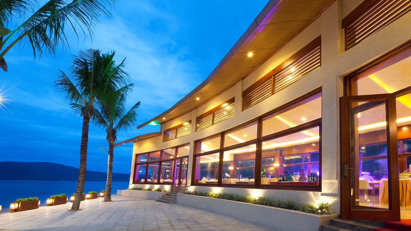 restaurants-sea-breeze-restaurant