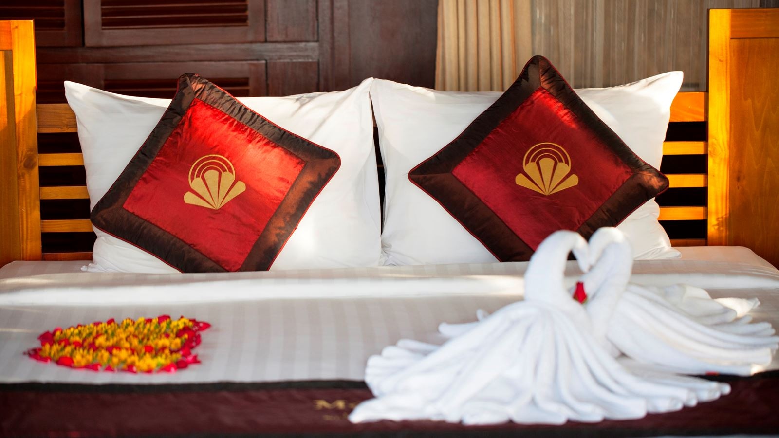 rooms-deluxe-bungalow-sea-view