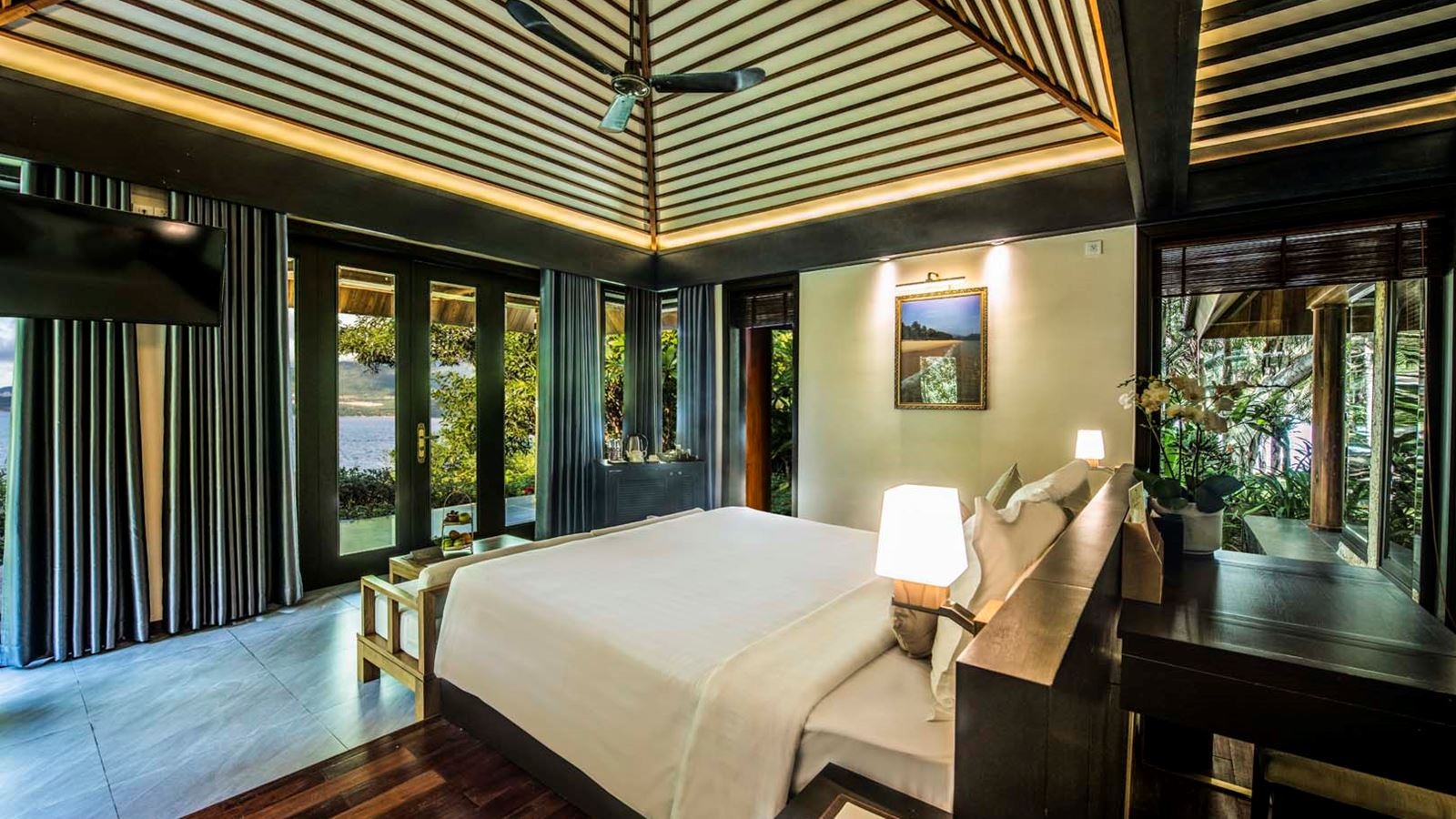 rooms-deluxe-bungalow-sea-view