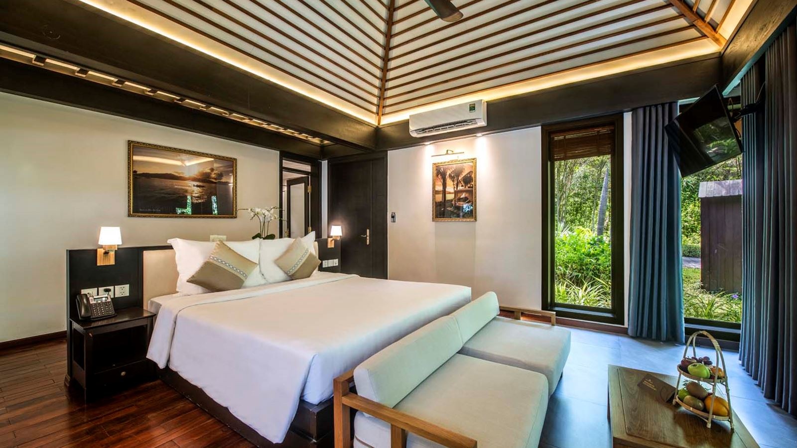 rooms-deluxe-bungalow-sea-view