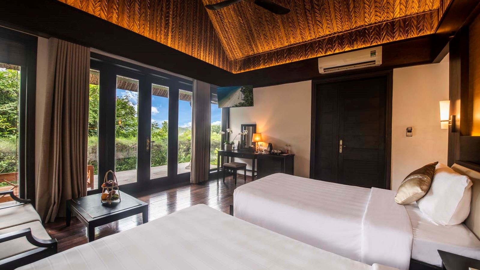 rooms-deluxe-bungalow-sea-view-child-without-extra-bed