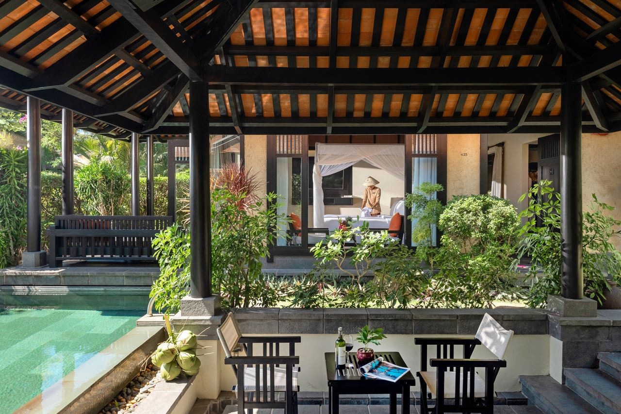 rooms-one-bedroom-beachfront-pool-villa