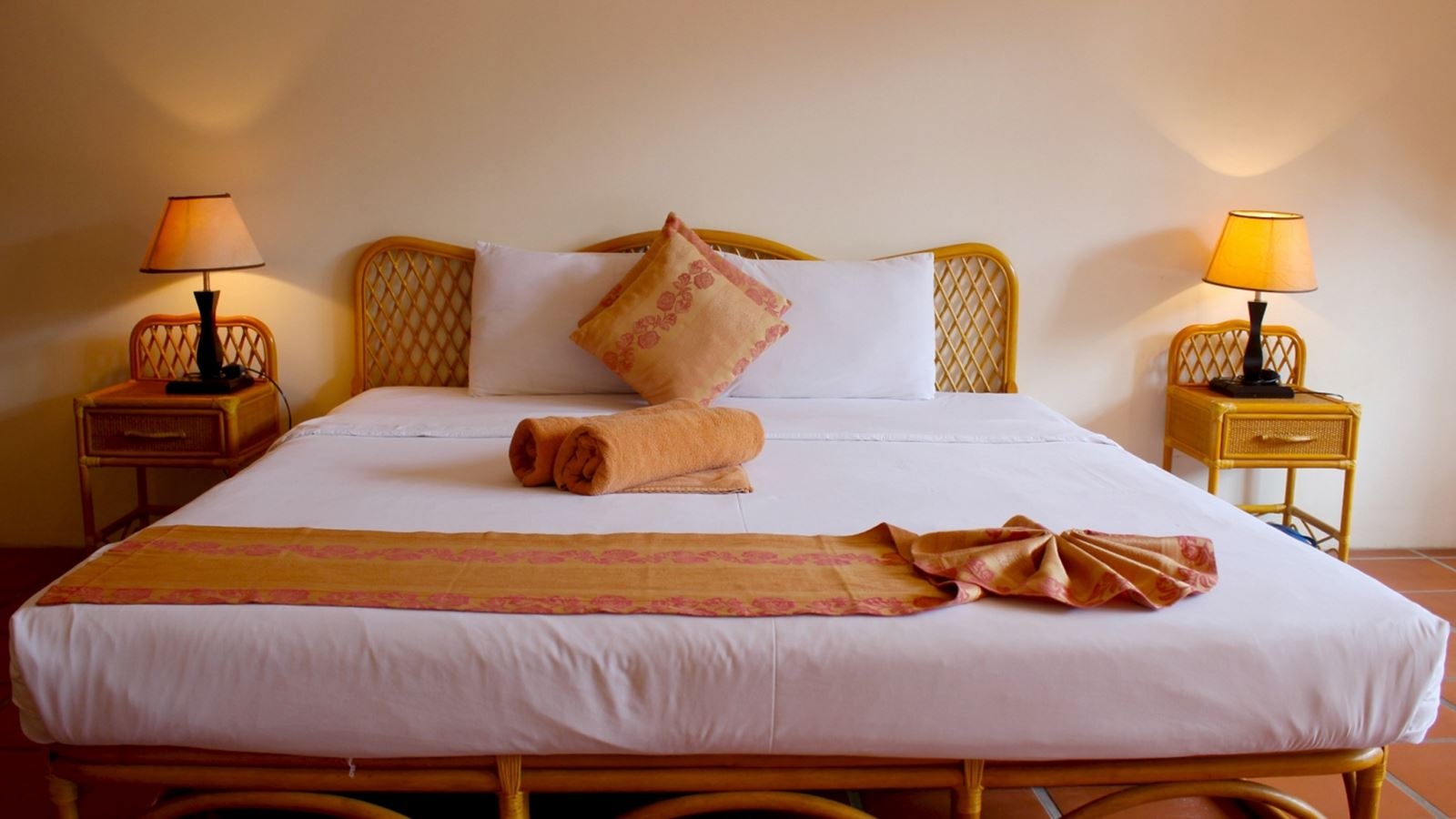 rooms-room-garden-view