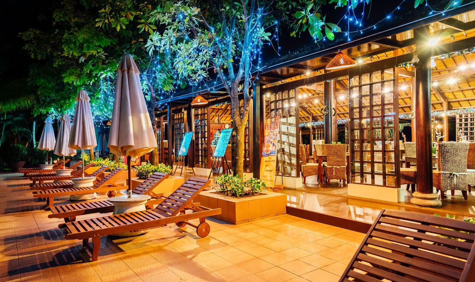 restaurants-lotus-restaurant