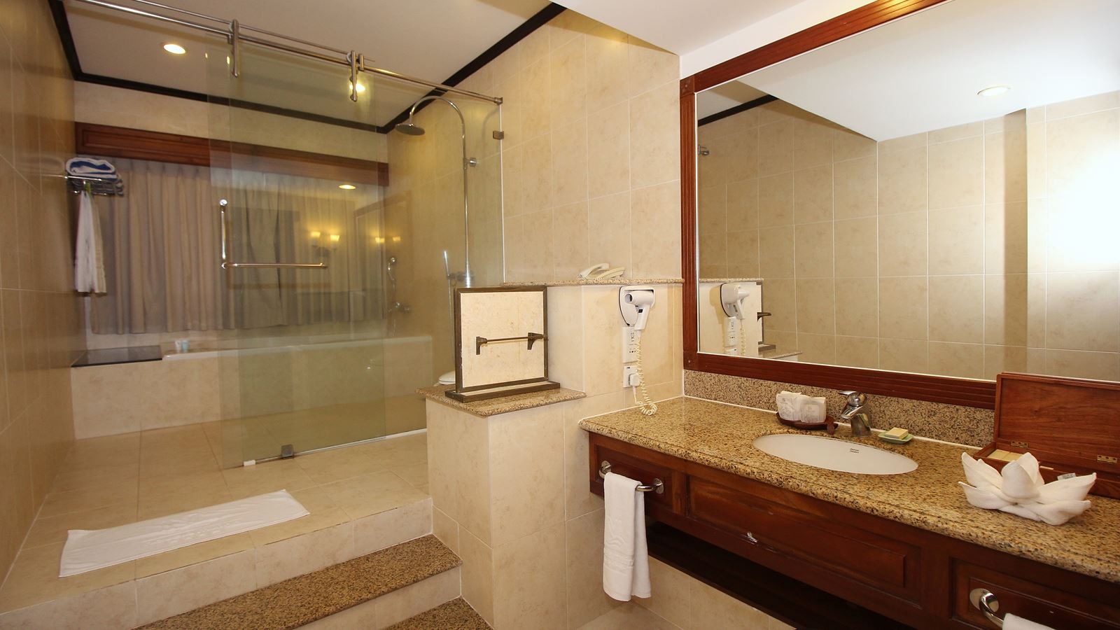 rooms-novela-suite-city-view-child-without-extra-bed