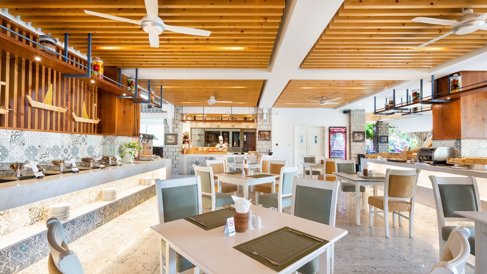 restaurants-restaurants