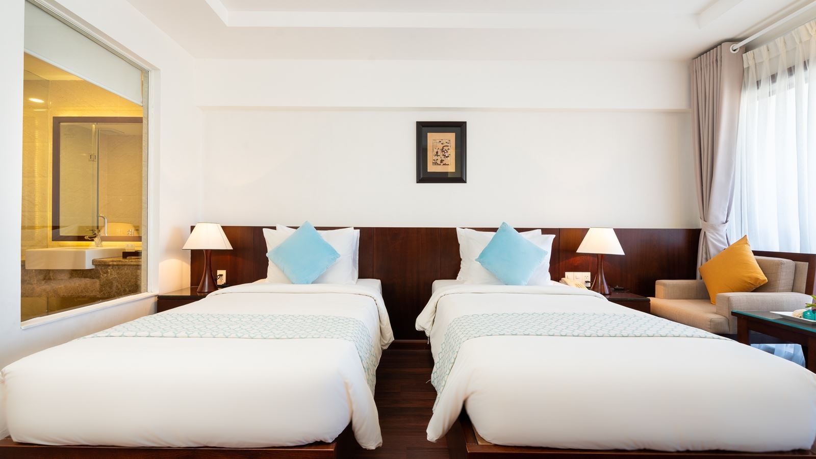 rooms-superior-city-view-with-balcony