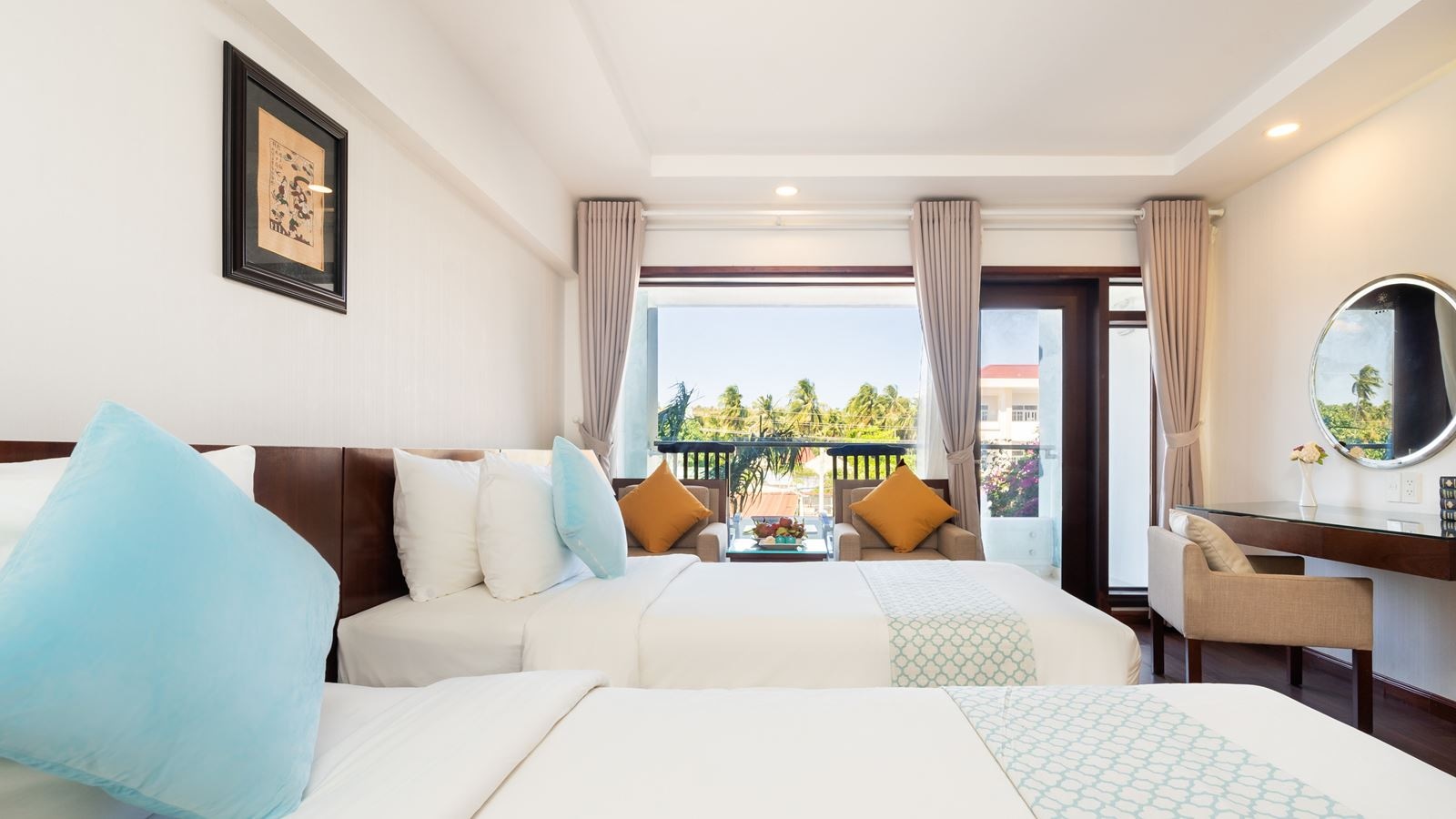 rooms-superior-city-view-with-balcony