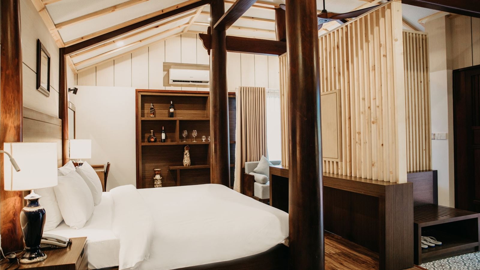 rooms-bungalow-with-terrace