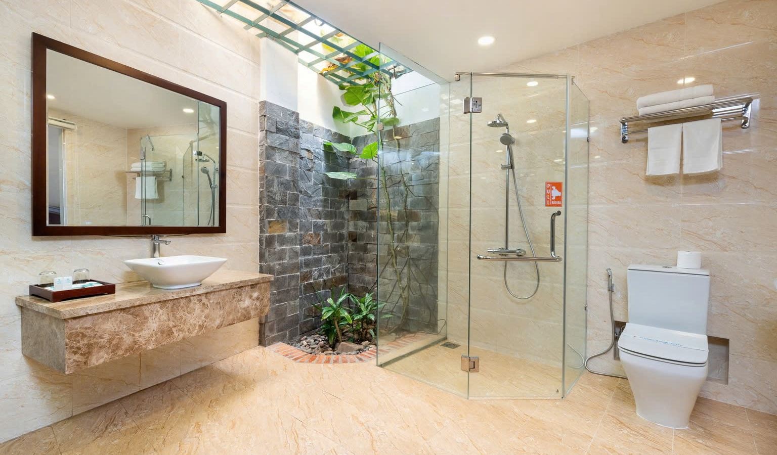 rooms-superior-pool-view-with-terrace