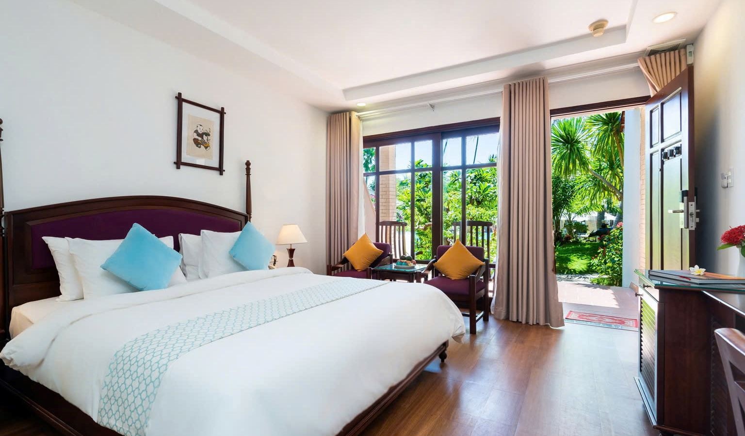 rooms-superior-pool-view-with-terrace