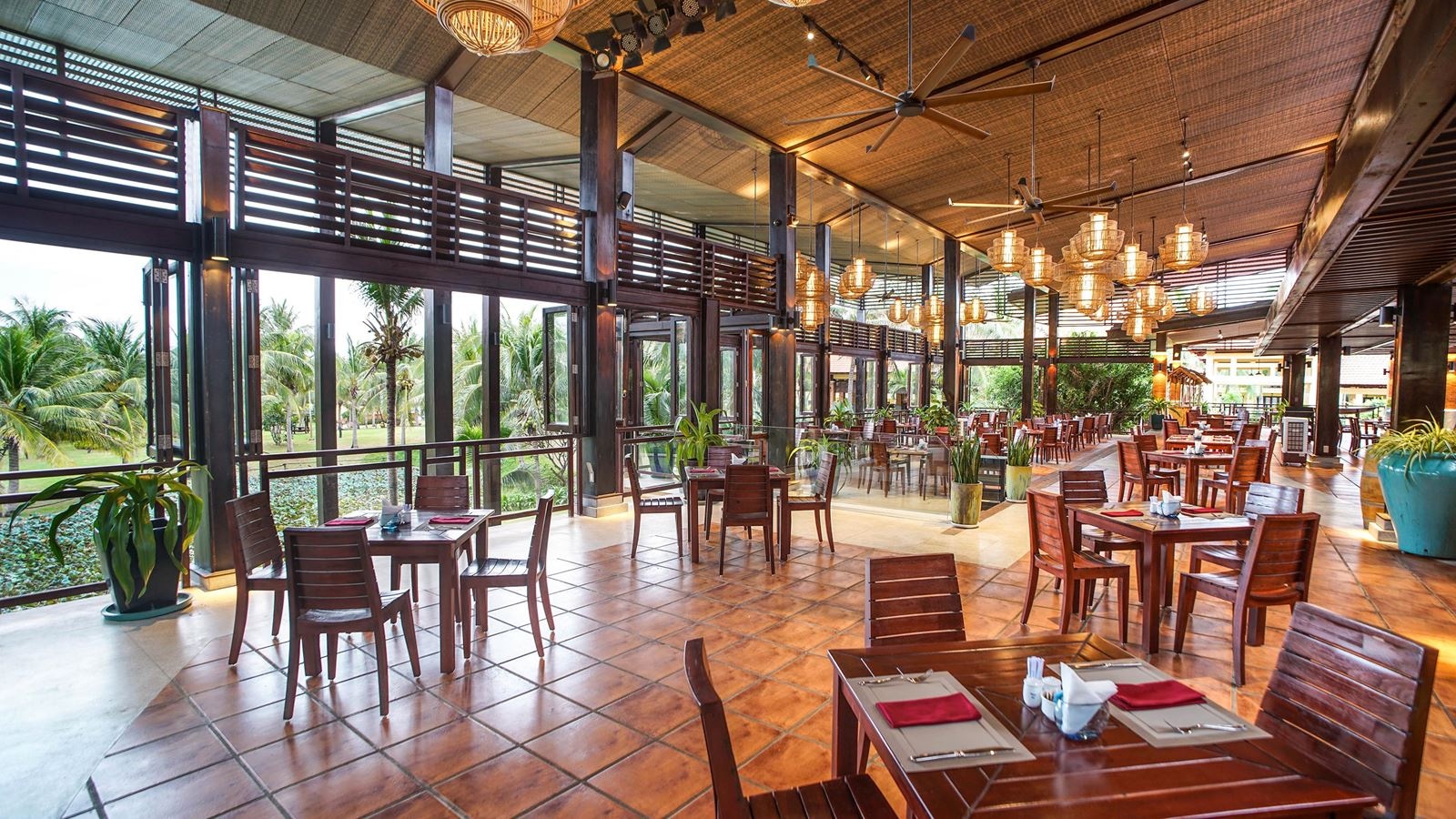 restaurants-cafe-blue-lagoon