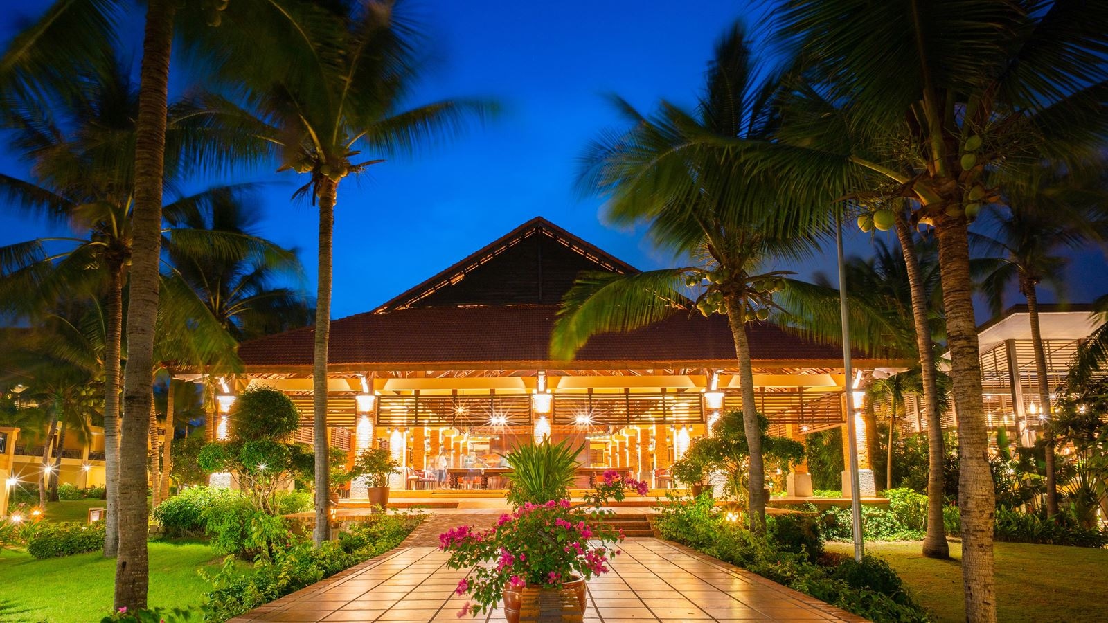 bars-waterfall-lounge