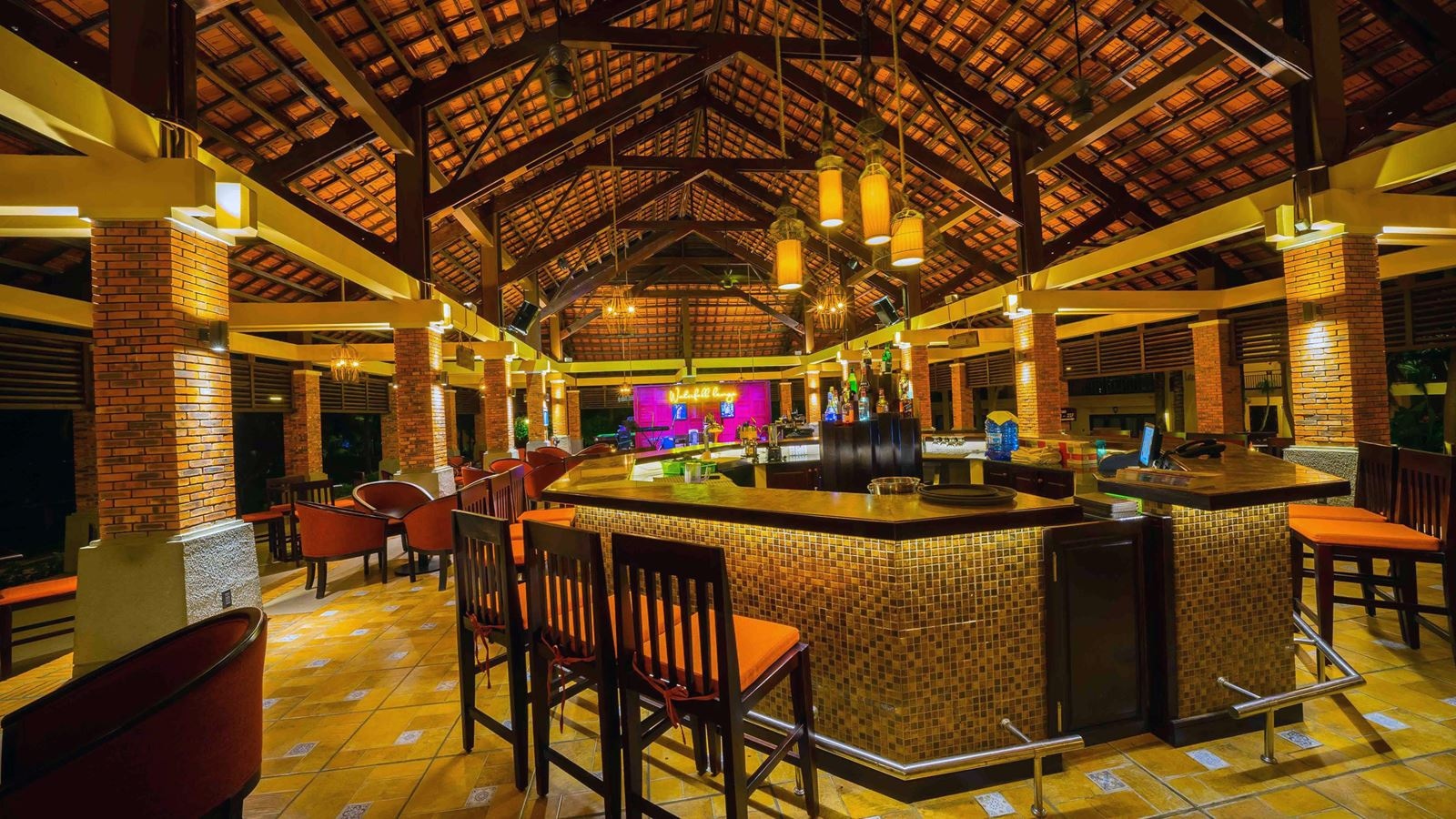 bars-waterfall-lounge