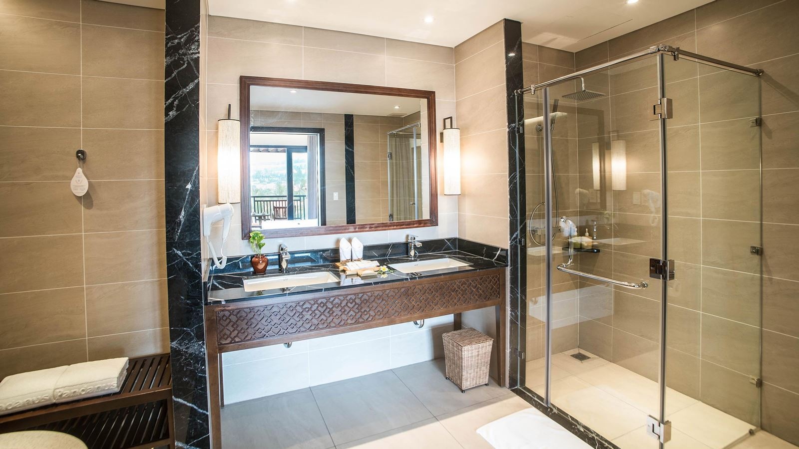 rooms-signature-suite