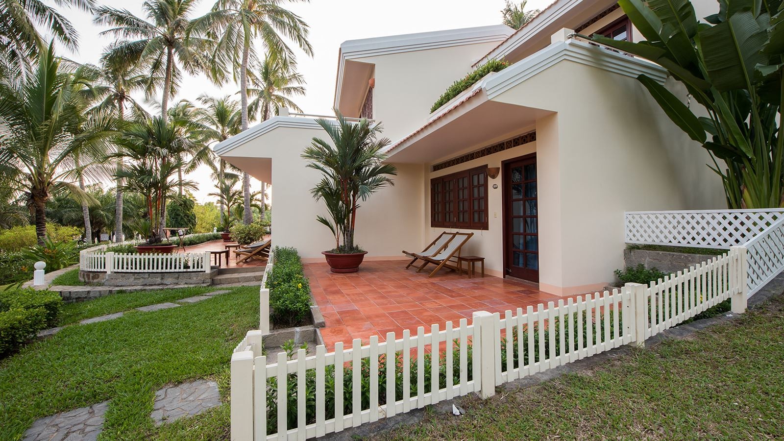 rooms-deluxe-room-with-balcony