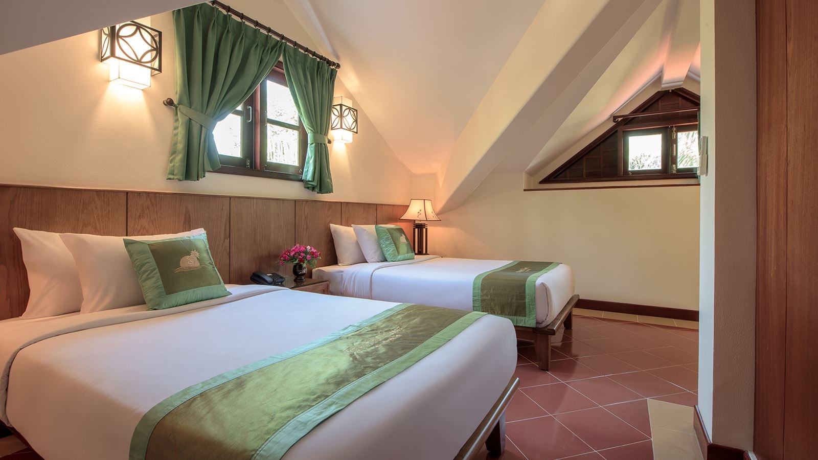 rooms-family-beachfront-villa