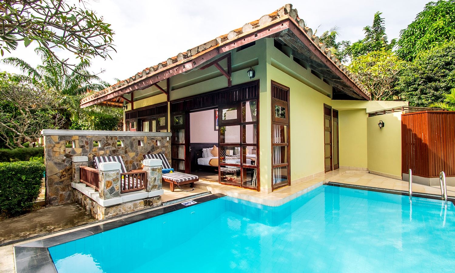 rooms-pool-villa-ocean-view-child-without-extra-bed