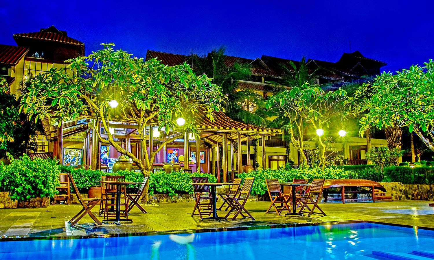 bars-laguna-pool-bar