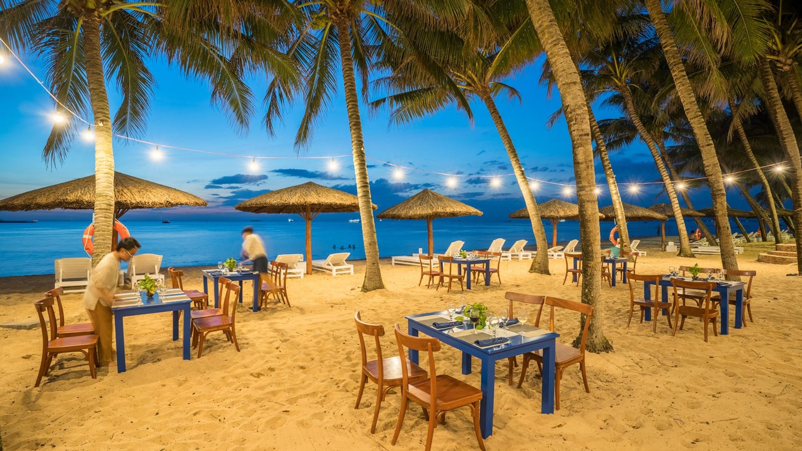 bars-lazure-beach-bar