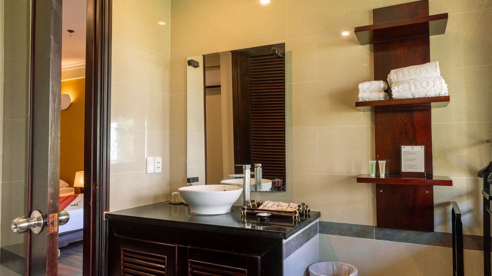 rooms-room-deluxe-with-balcony-or-terrace