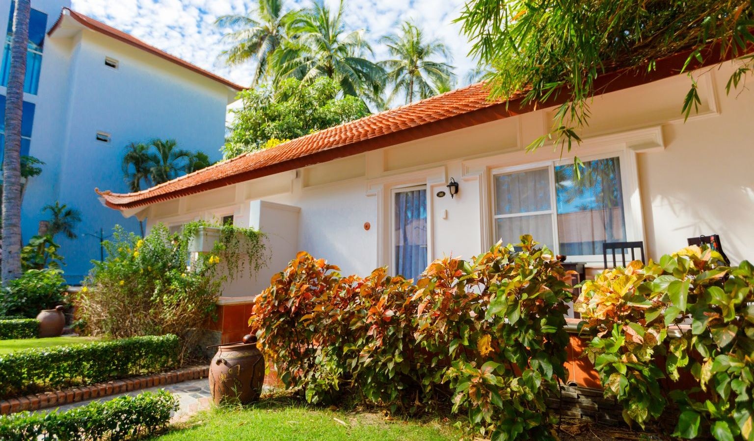rooms-bungalow-with-terrace