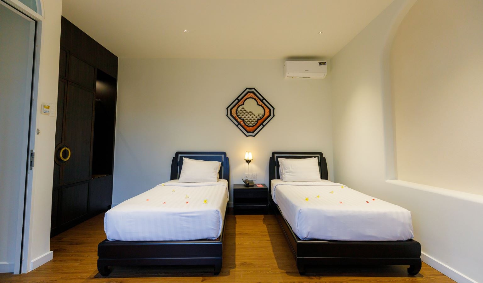 rooms-3bedroom-family-villa