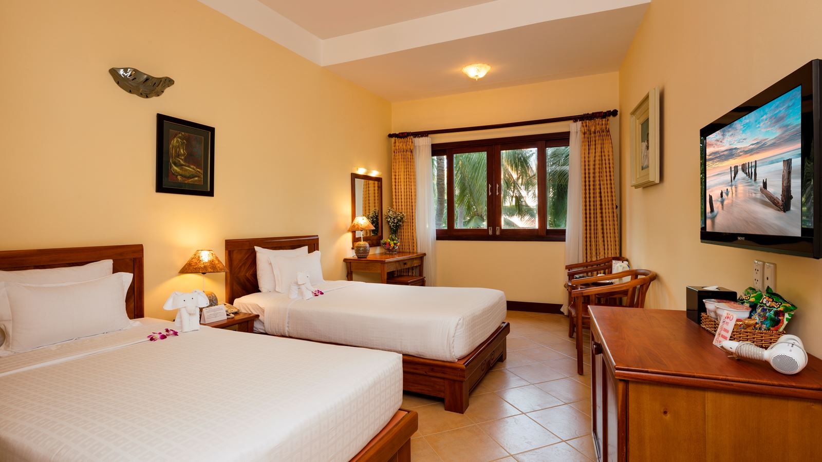 rooms-deluxe-room-garden-view