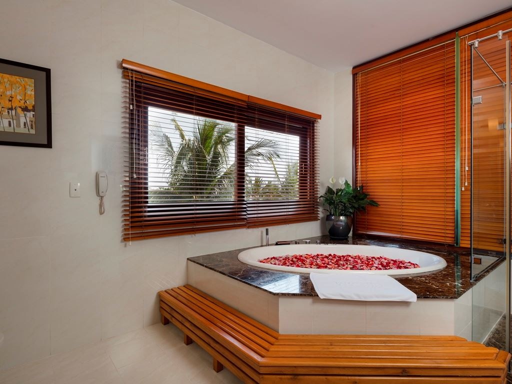 rooms-suite-room-garden-view