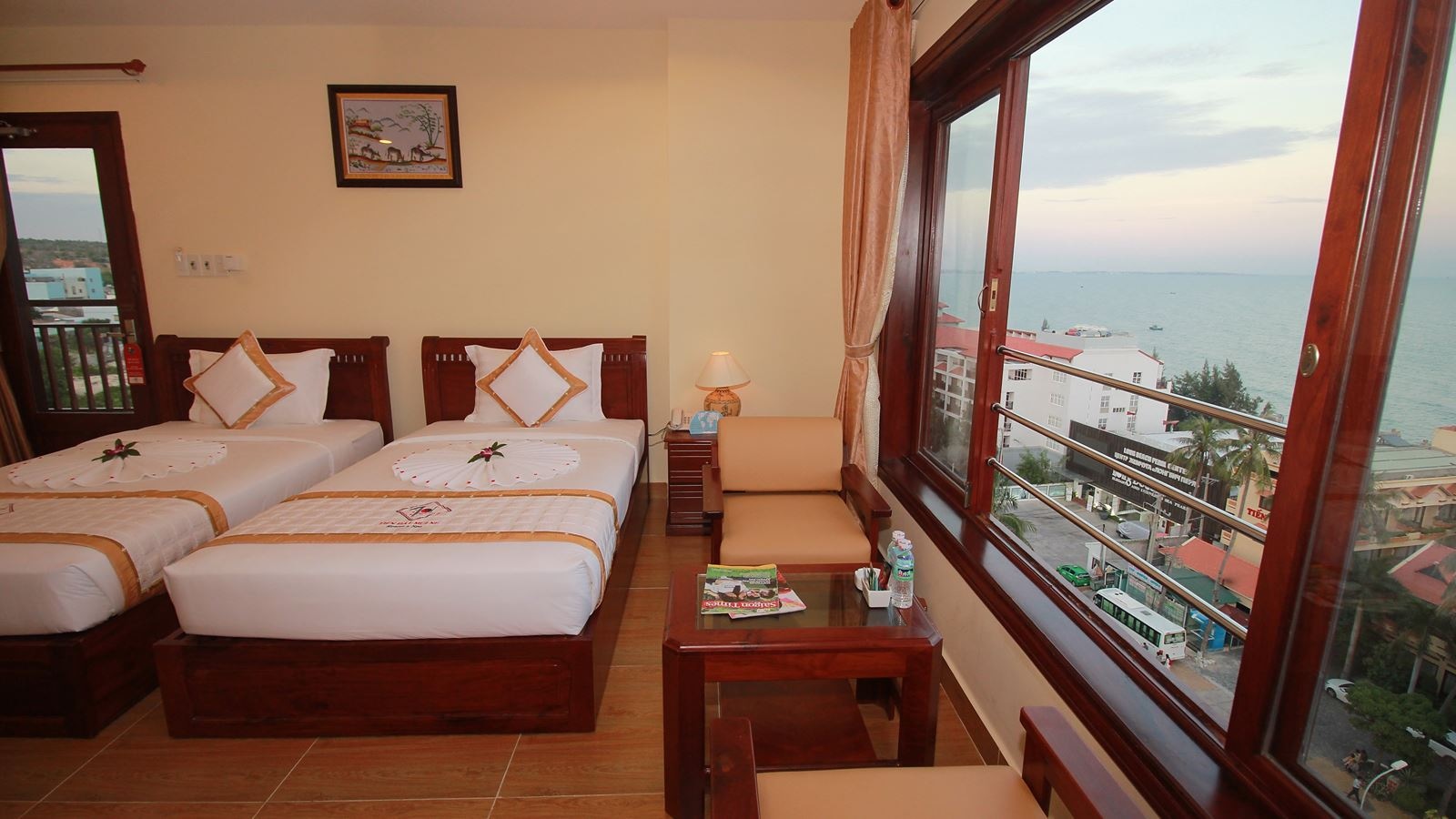 rooms-room-superior-at-hill-side-area