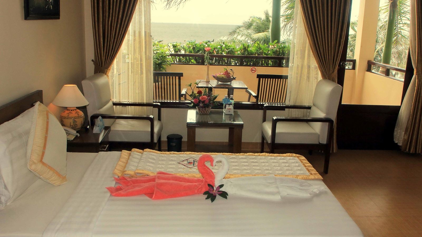 rooms-room-deluxe-beach-front-nonsmoking-at-sea-side-with-balcony