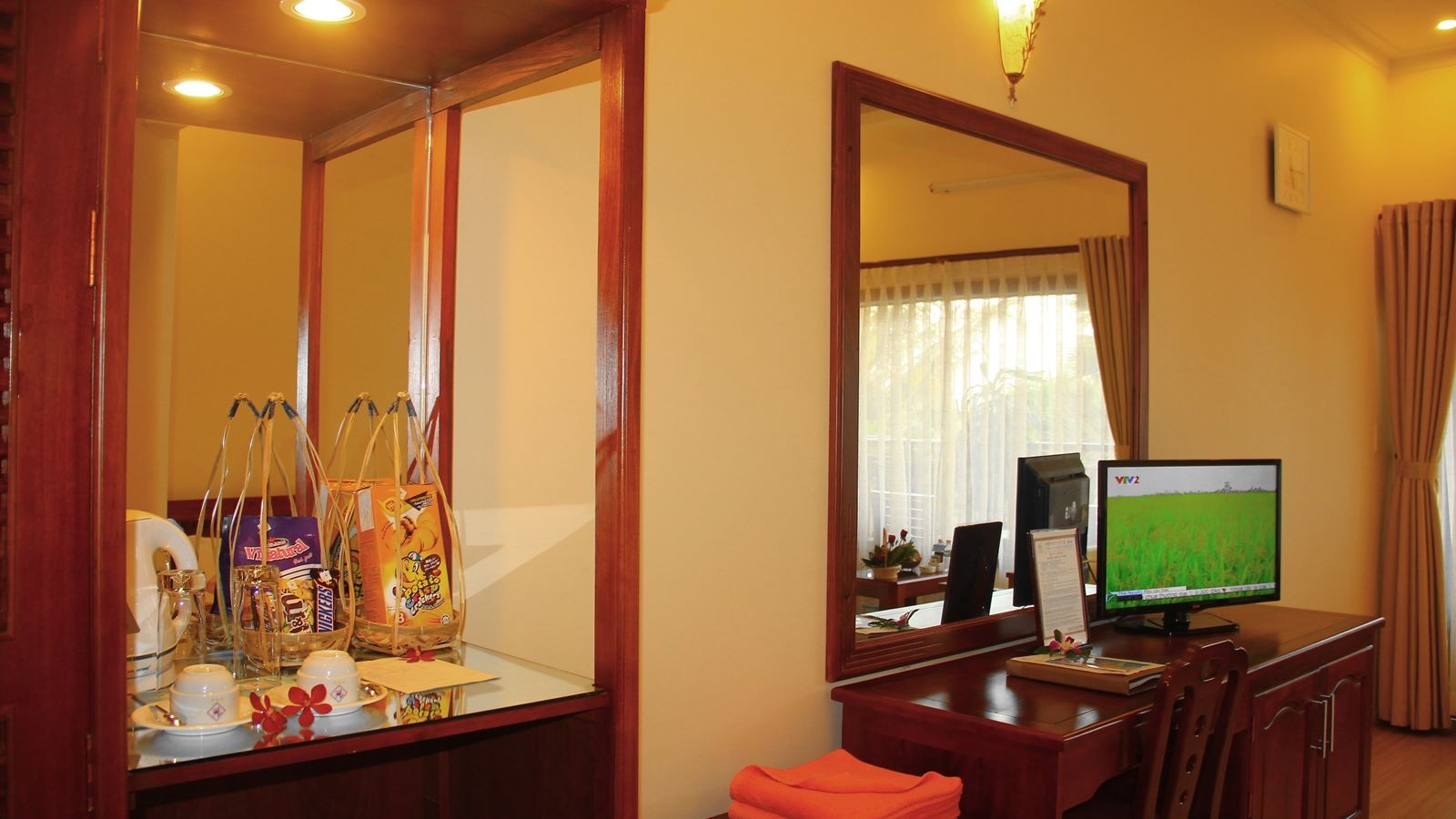 rooms-room-beach-front-senior-at-sea-side-with-balcony