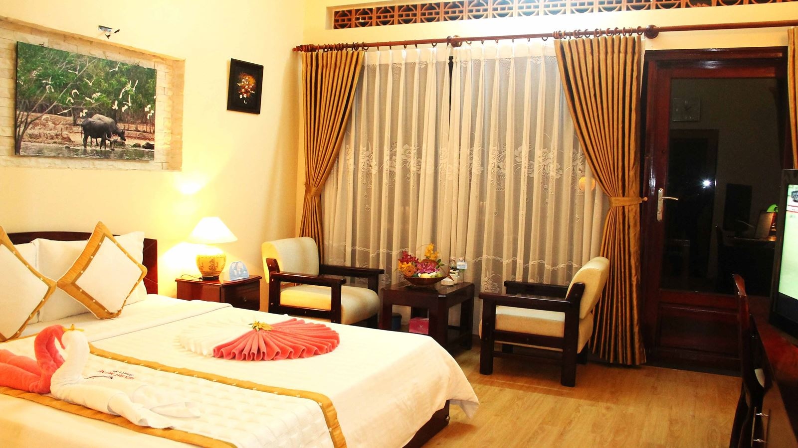 rooms-bungalow-ocean-view-at-sea-side-with-balcony